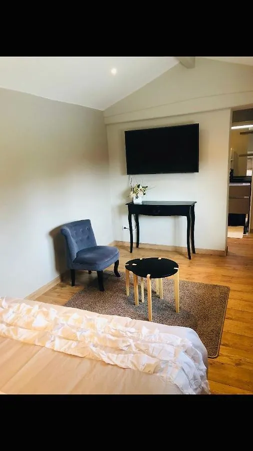 Studio Cosy Bed & Breakfast Saint-Andre-de-Corcy 0*,  France